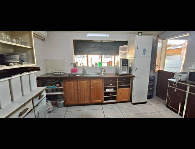 5 BEDROOM HOUSE FOR SALE IN PRETORIA GARDENS